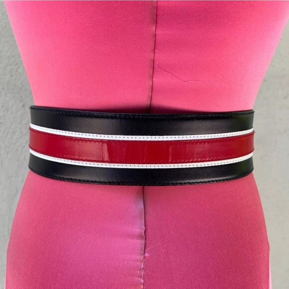 Escada Belt Women\'s Small LeatherBlack Blue Made in West Germany